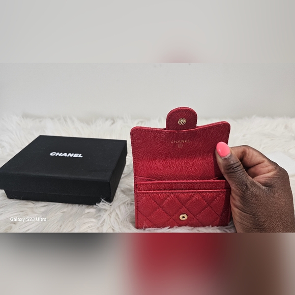 Classic Chanel Caviar leather, raspberry red. - Picture 2 of 5